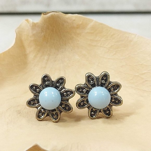 Silver Flower Stud Earrings Blue Stone Vintage Jewelry Jewel Trinket Gift f/Her - Picture 2 of 11